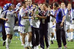 -西班牙与瑞士在赛场上展开激烈比拼