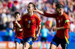 LOL赛事-西班牙队在国际比赛中摘得胜利