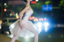 英雄联盟总决赛时间-橙潮再临，当维斯塔潘在巴林赛道冲垮佛罗伦萨