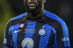 英雄联盟总决赛-沙特前锋出击破门，换回三分全胜