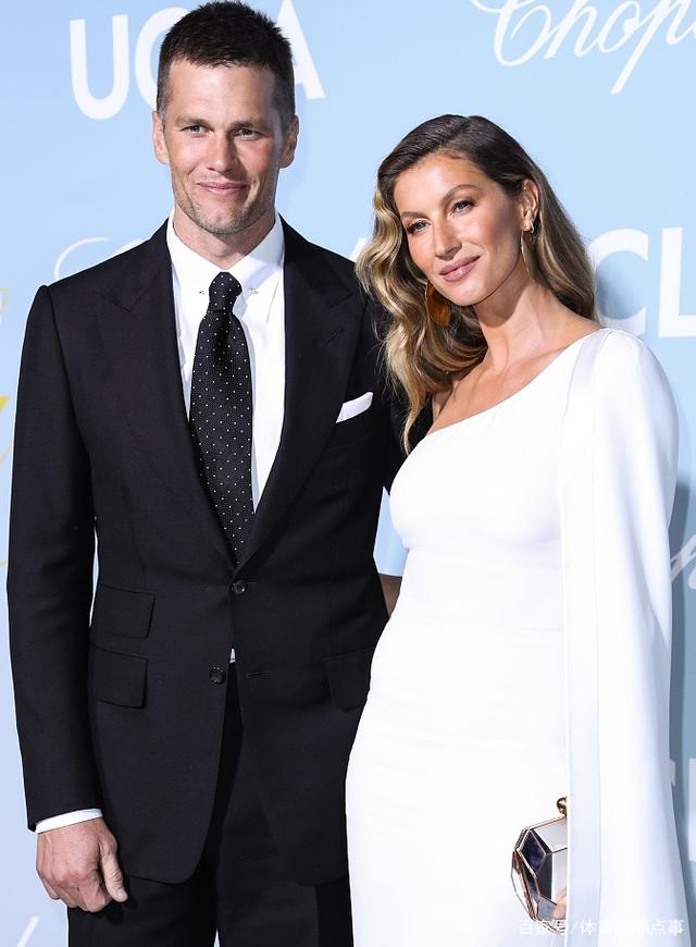 包含花边新闻：篮球巨星与妻子甜蜜约会晒照片的词条