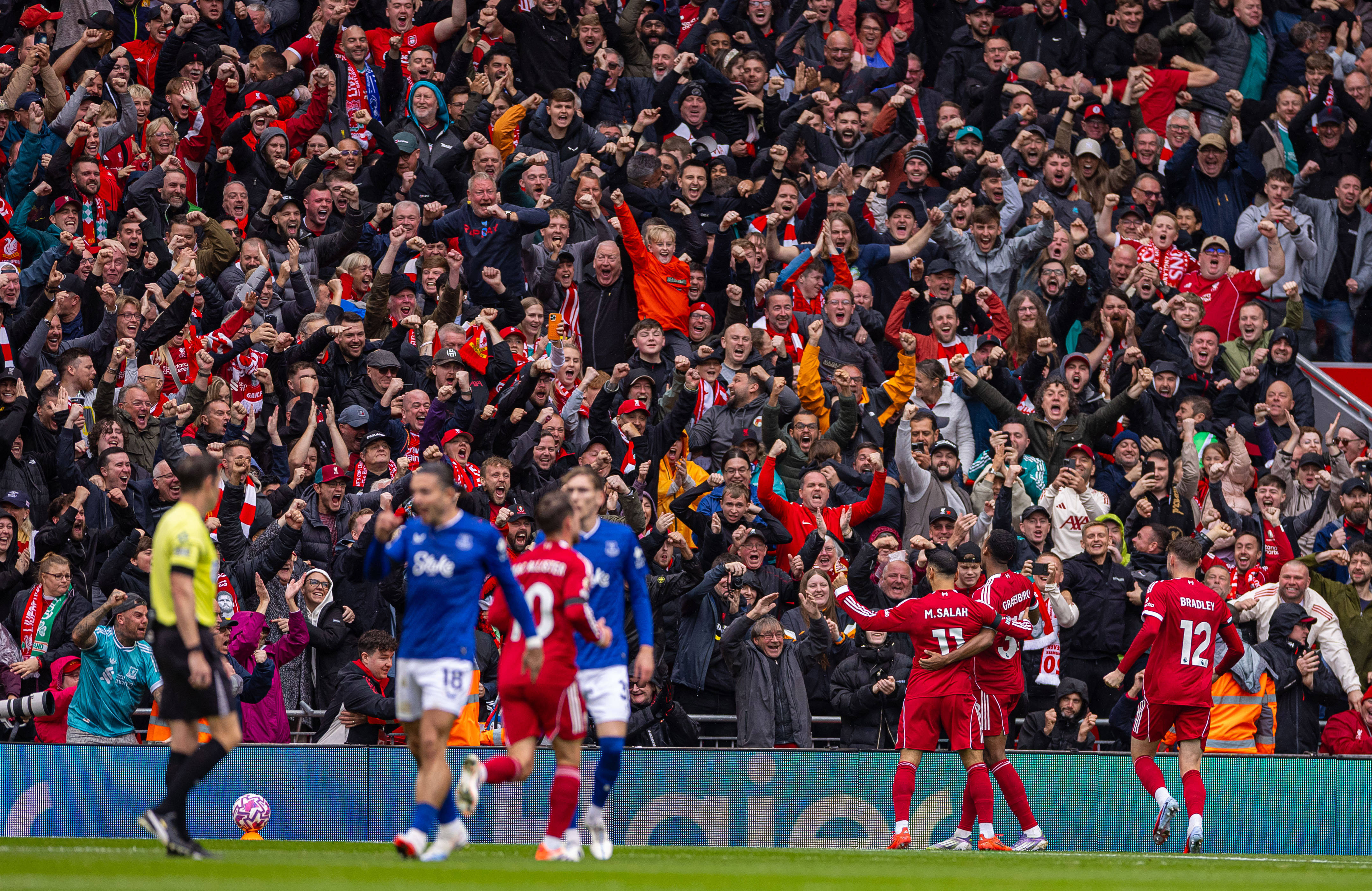 利物浦主场大胜，英超争冠新热门崛起