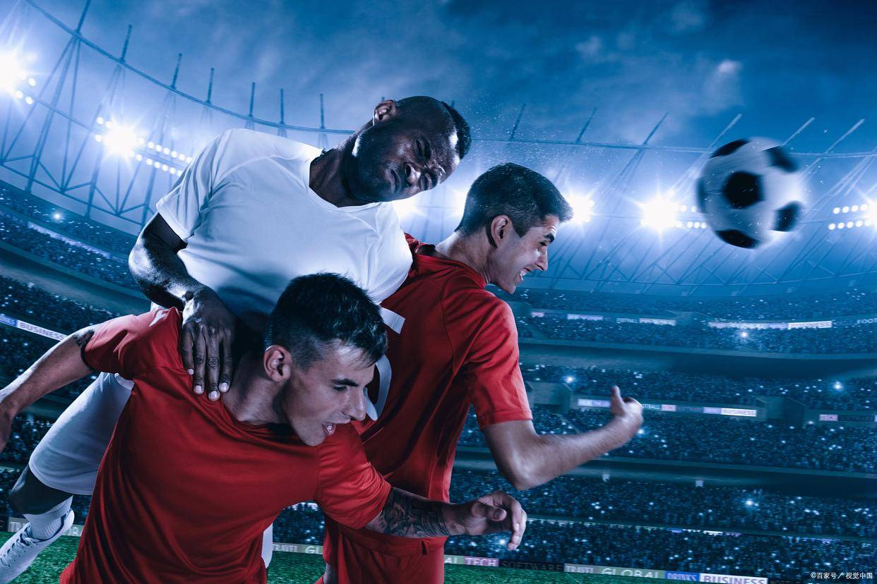 关于足球狂欢不止，比赛风云激荡观众热泪盈眶的信息