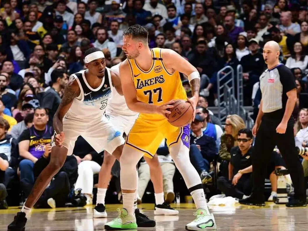 狼队主场力克对手，全取三分