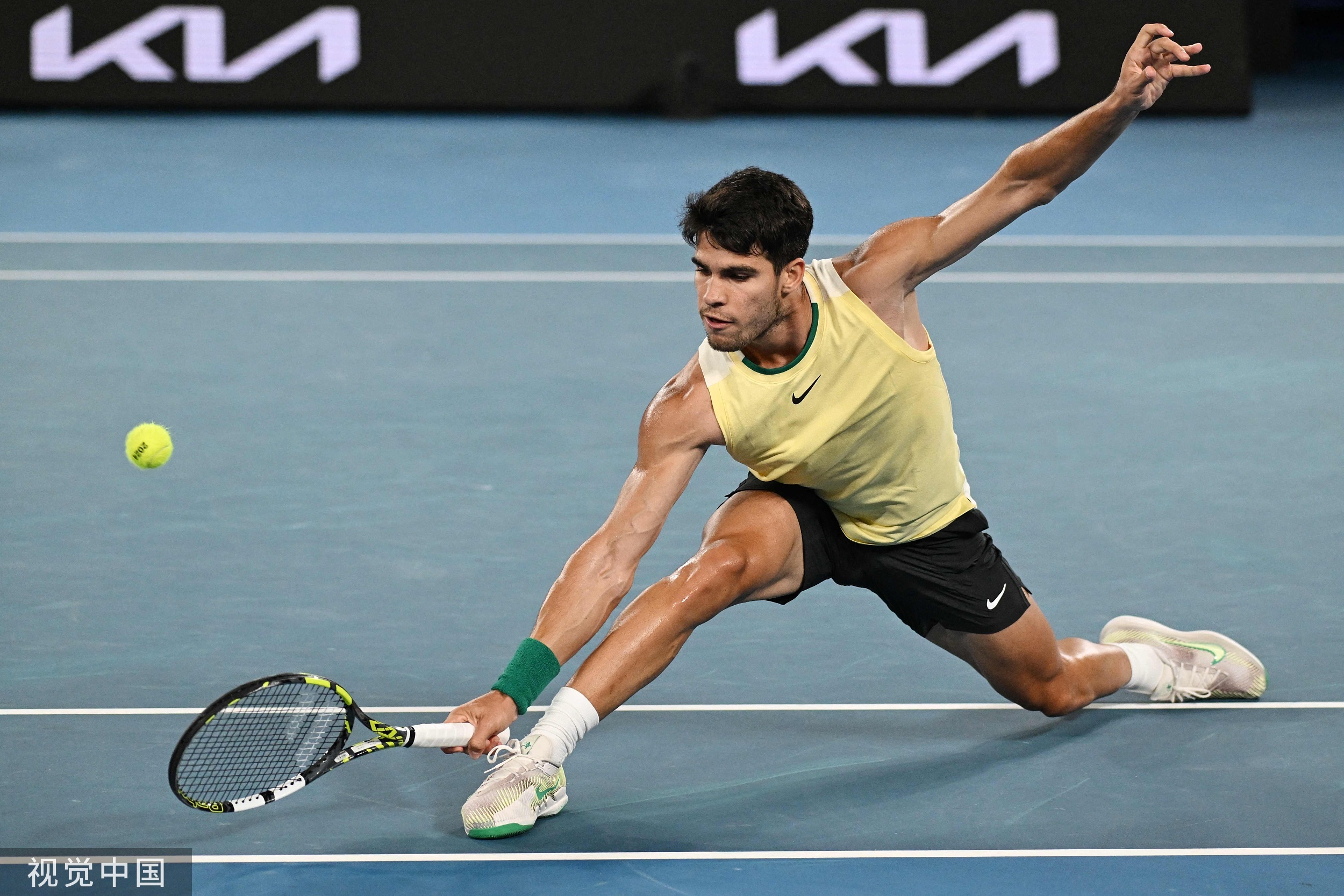 年终总决赛险胜澳网,兹维列夫惊艳四座 年终总决赛险胜澳网,兹维列夫惊艳四座